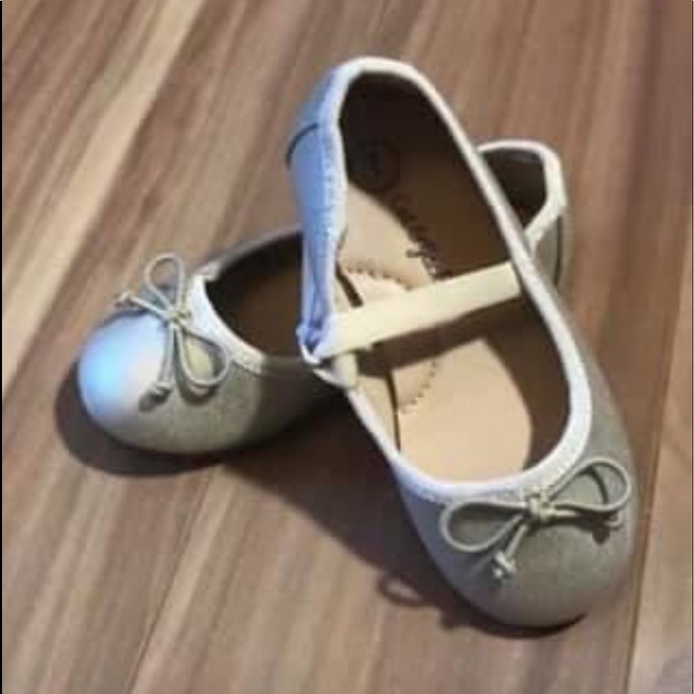 Girls ballet flats